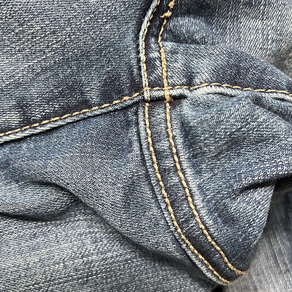 Maurice’s Distressed Jeans - Picture 7 of 8